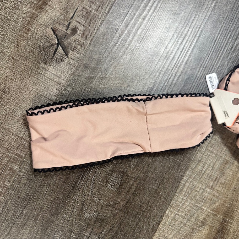 Free People Headband & Scrunchie NWT Women OS Tan Scalloped Lace Trim Set - Picture 2 of 5